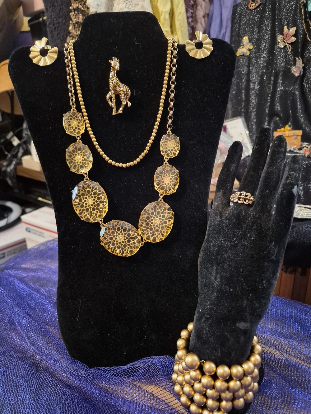 Gold-Tone Filigree Statement Necklace Set - Elegant Women’s Jewelry